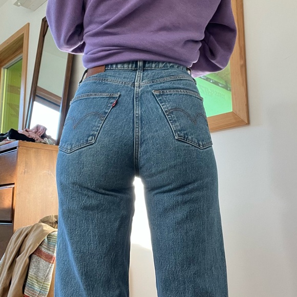 Levi's Ribcage High Rise Jeans - Picture 8 of 8